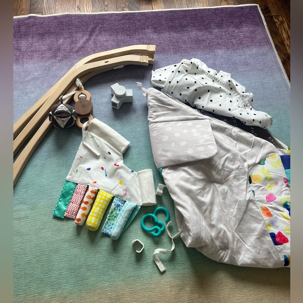 Lovevery Play Mat & Sensory Strands